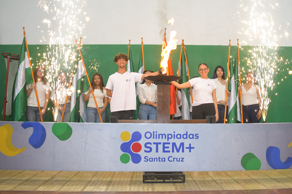 Juventud, innovación y esperanza: Santa Cruz vibra con el inicio de las Olimpiadas STEM+ 2025
