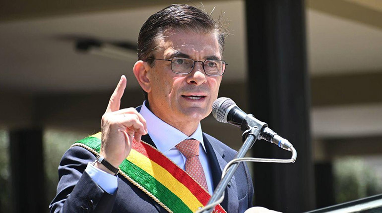 Decreto 5515 autoriza al presidente a gobernar desde el exterior mediante medios tecnológicos